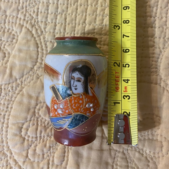 (2) Mini Vases HAND PAINTED JAPANESE Portrait Vase,  K.I. Japan Bees And Comb - Picture 14 of 14